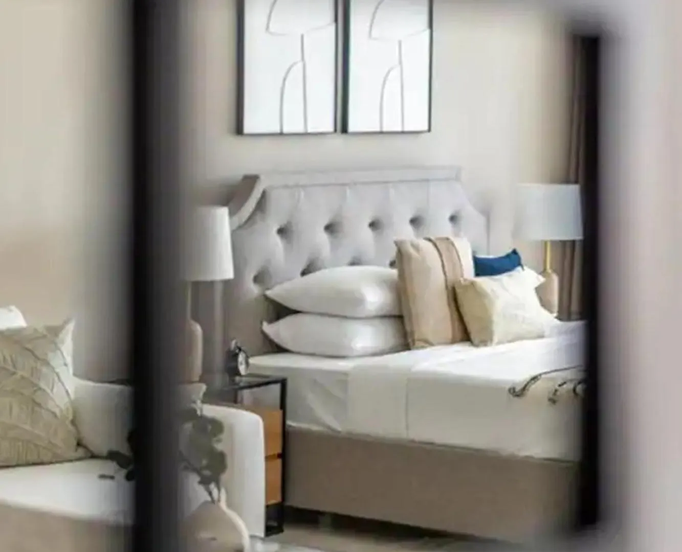 Luxurious Studio Apartment With Canal View In Court Tower Dubai