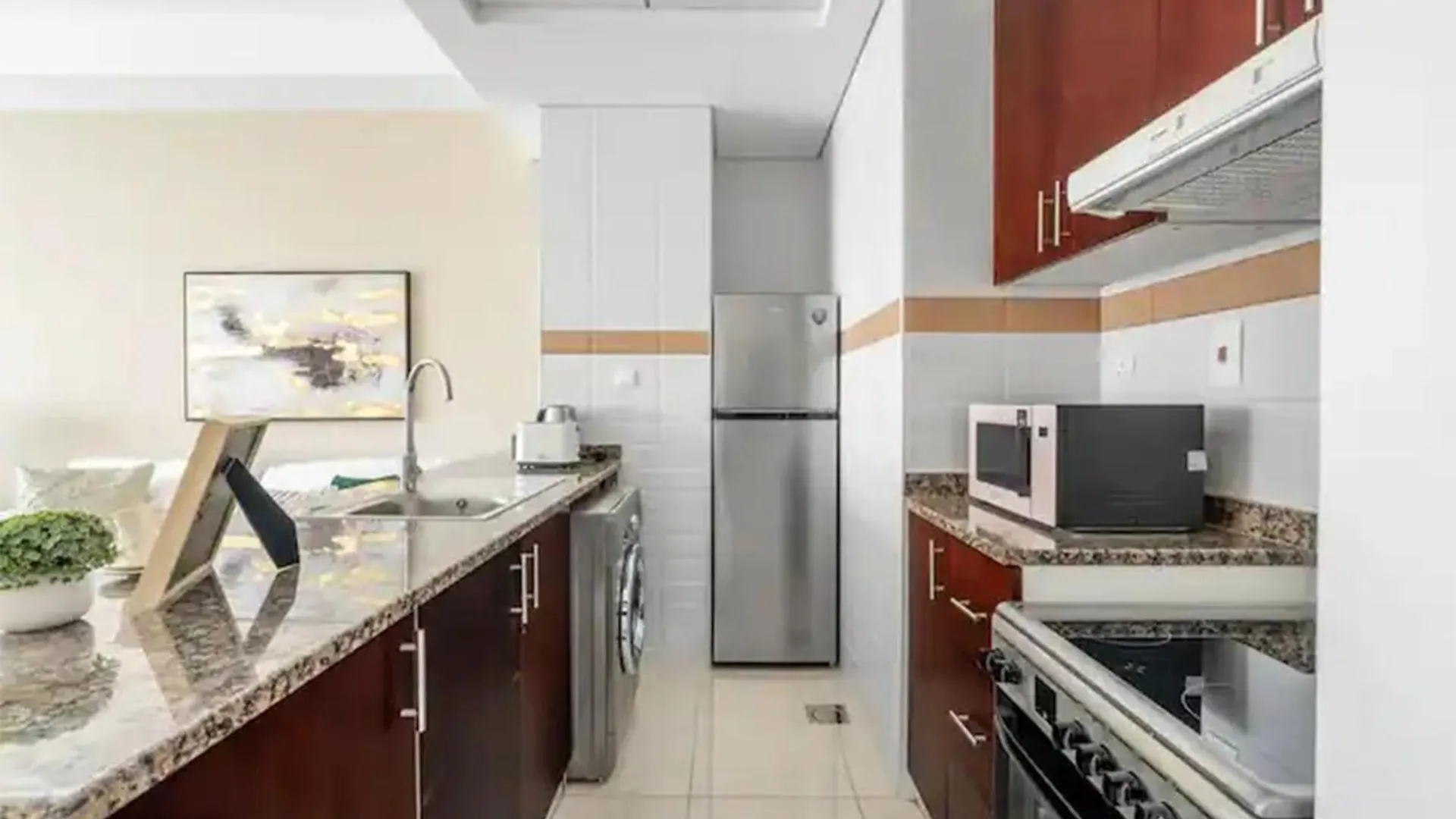 Luxurious Studio Apartment With Canal View In Court Tower Dubai