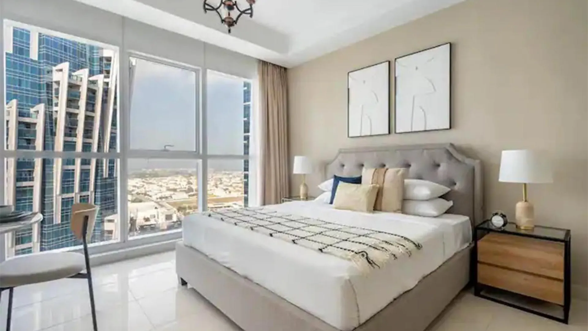 Luxurious Studio Apartment With Canal View In Court Tower Dubai
