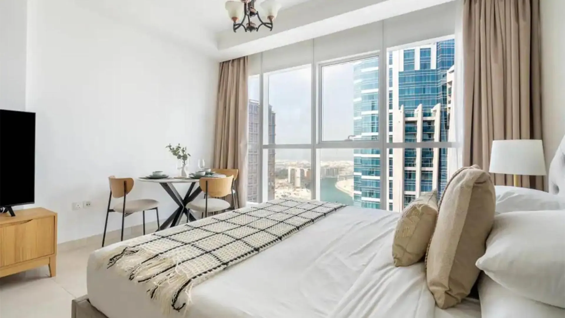 Luxurious Studio Apartment With Canal View In Court Tower Dubai United Arab Emirates